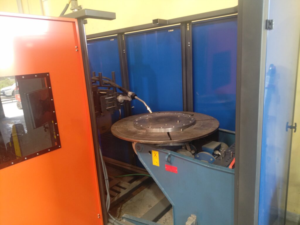 Maquinaria automatizada para servicios de soldadura de bridas y tuberías industriales en SOLDI+D